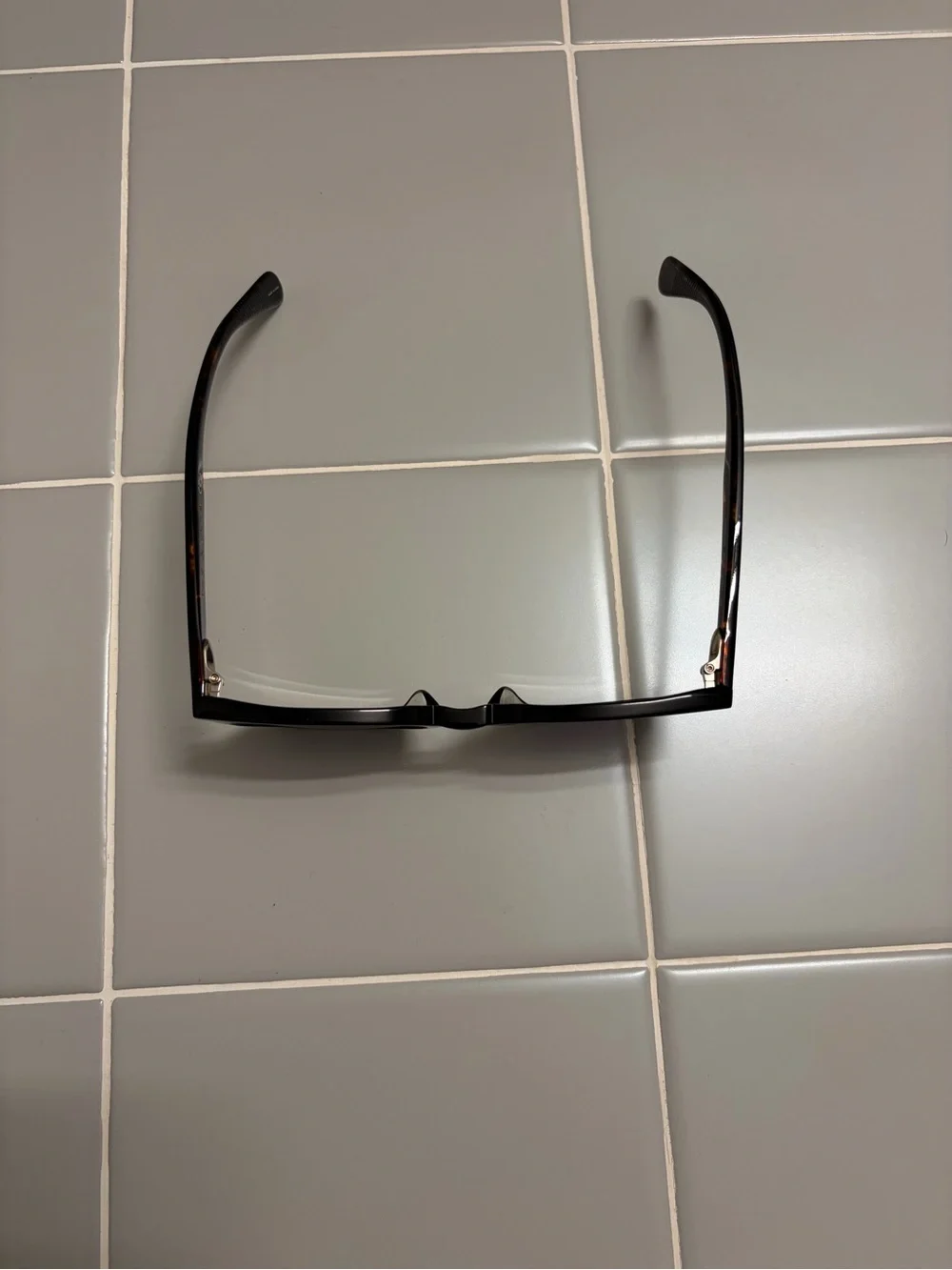 Rag and Bone Mens Modern Sunglasses with Dark Lenses
